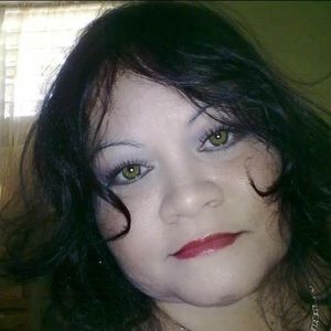 Meet your Posher, Mayra lee
